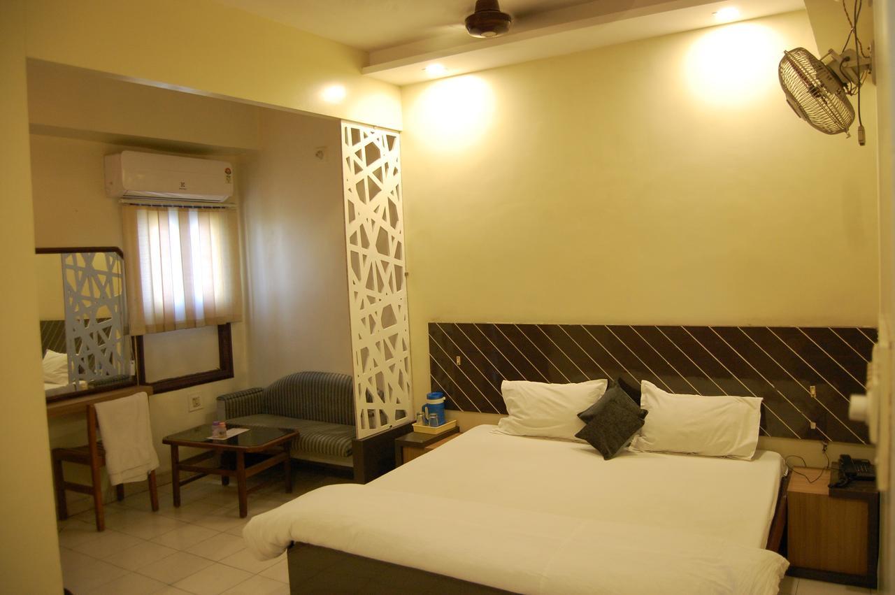 Hotel New Sunder Indore Buitenkant foto